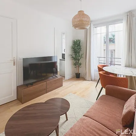 Appartement Charming 19m In 16 *