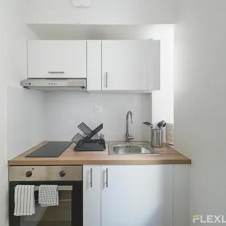 Appartement Charming 19m In 16 Paris