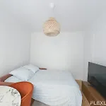 Apartment Charming In 16 *