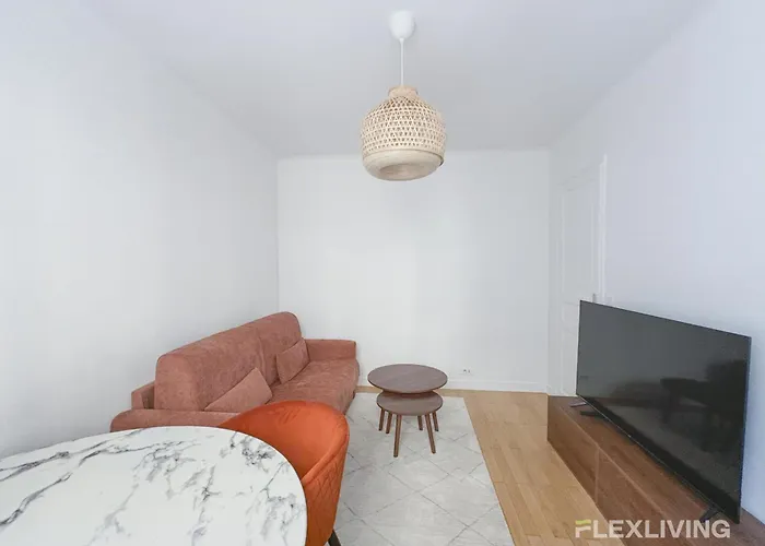 Charming In 16 Apartment *
